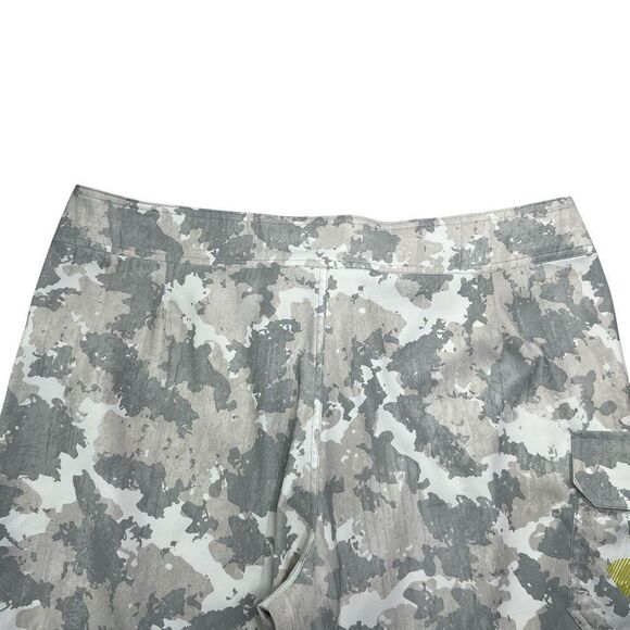 Under Armour Reblek Boardshorts Mens Size 40 HeatGear Loose Fit Camo Swim Trunks - Picture 7 of 12